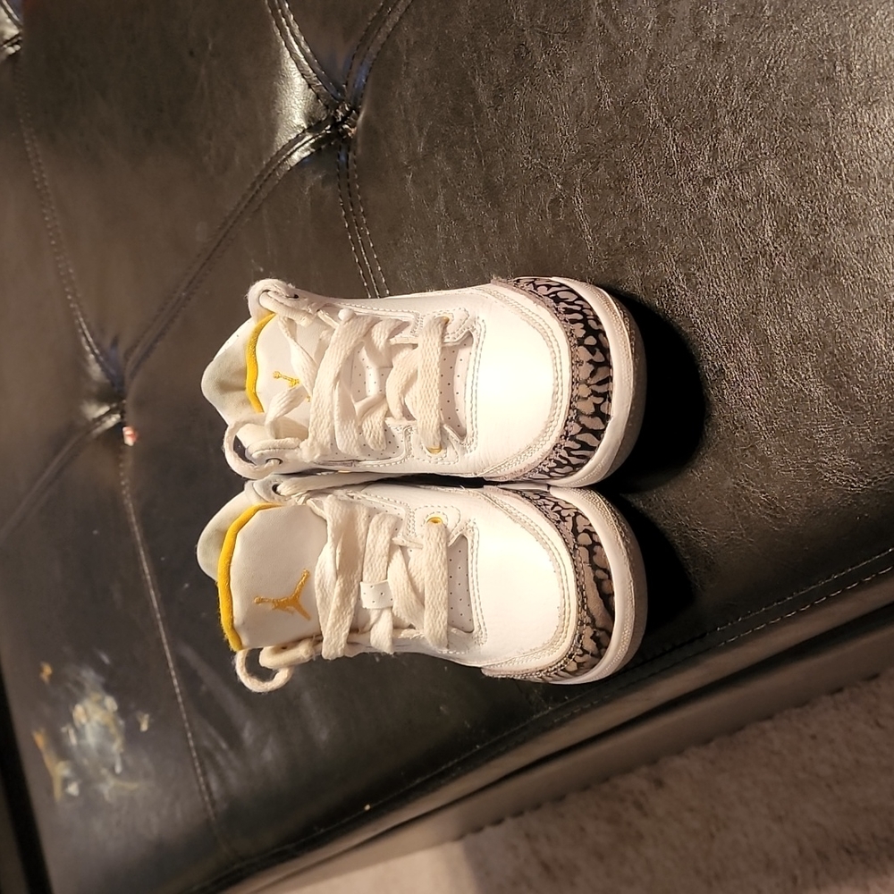 Jordan 3 lazer orange sz 11.5c